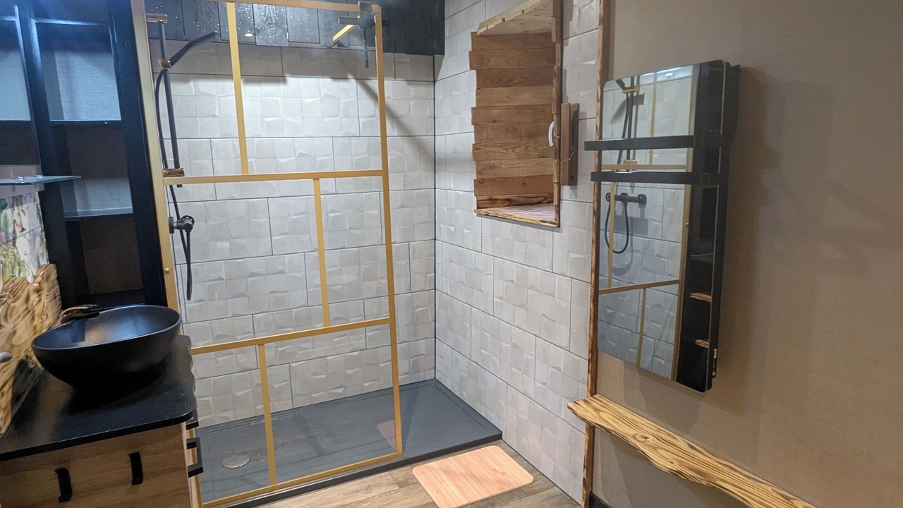 Photo of Bathroom in Loiron