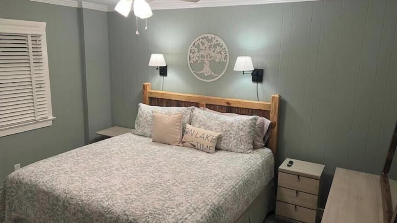 Photo of Bedroom in Huddleston