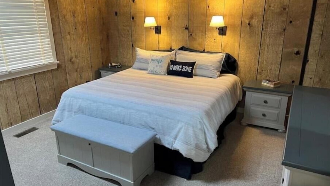 Photo of Bedroom in Huddleston