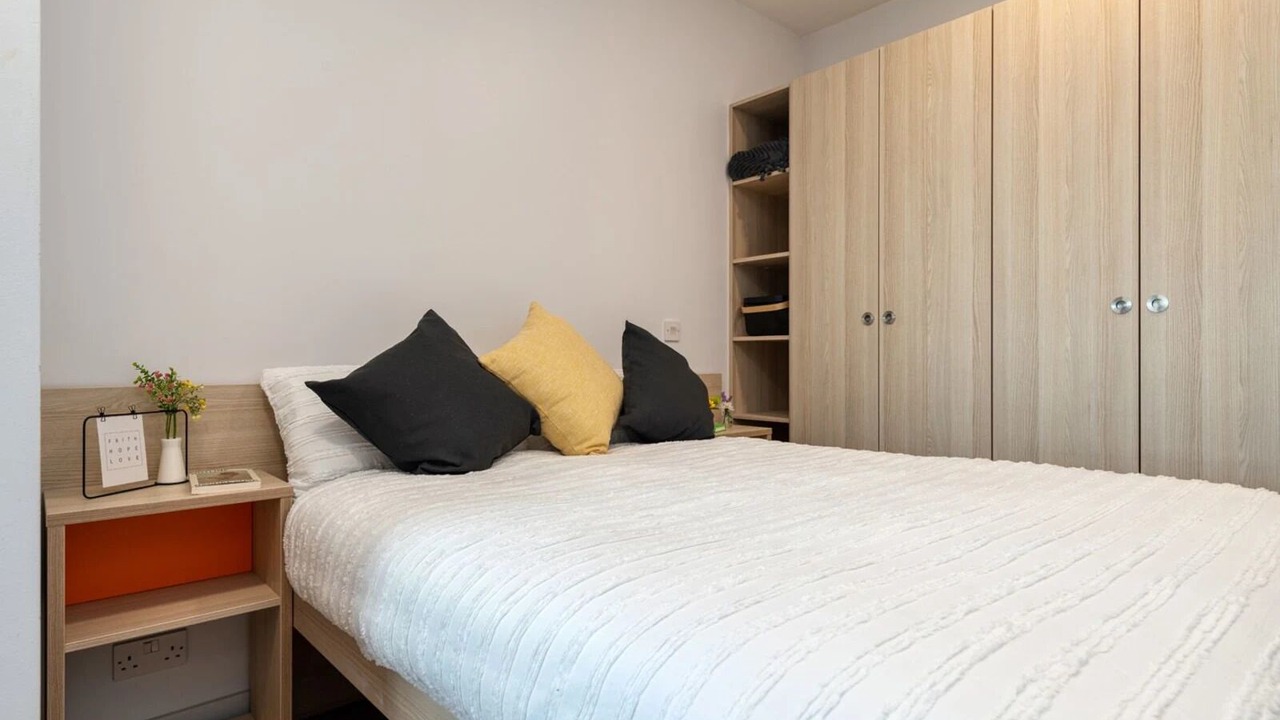 Photo of Bedroom in Portsmouth City Centre