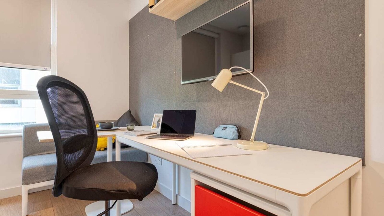 Photo of Bedroom in Portsmouth City Centre