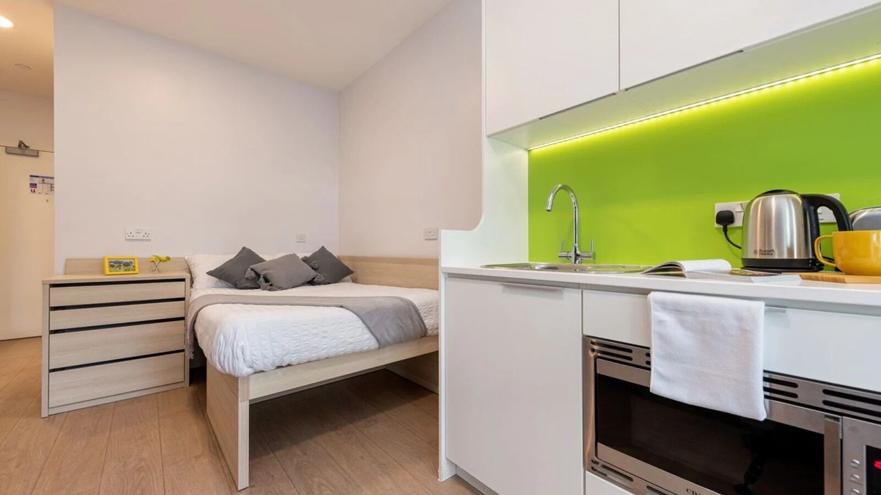 Photo of Bedroom in Portsmouth City Centre