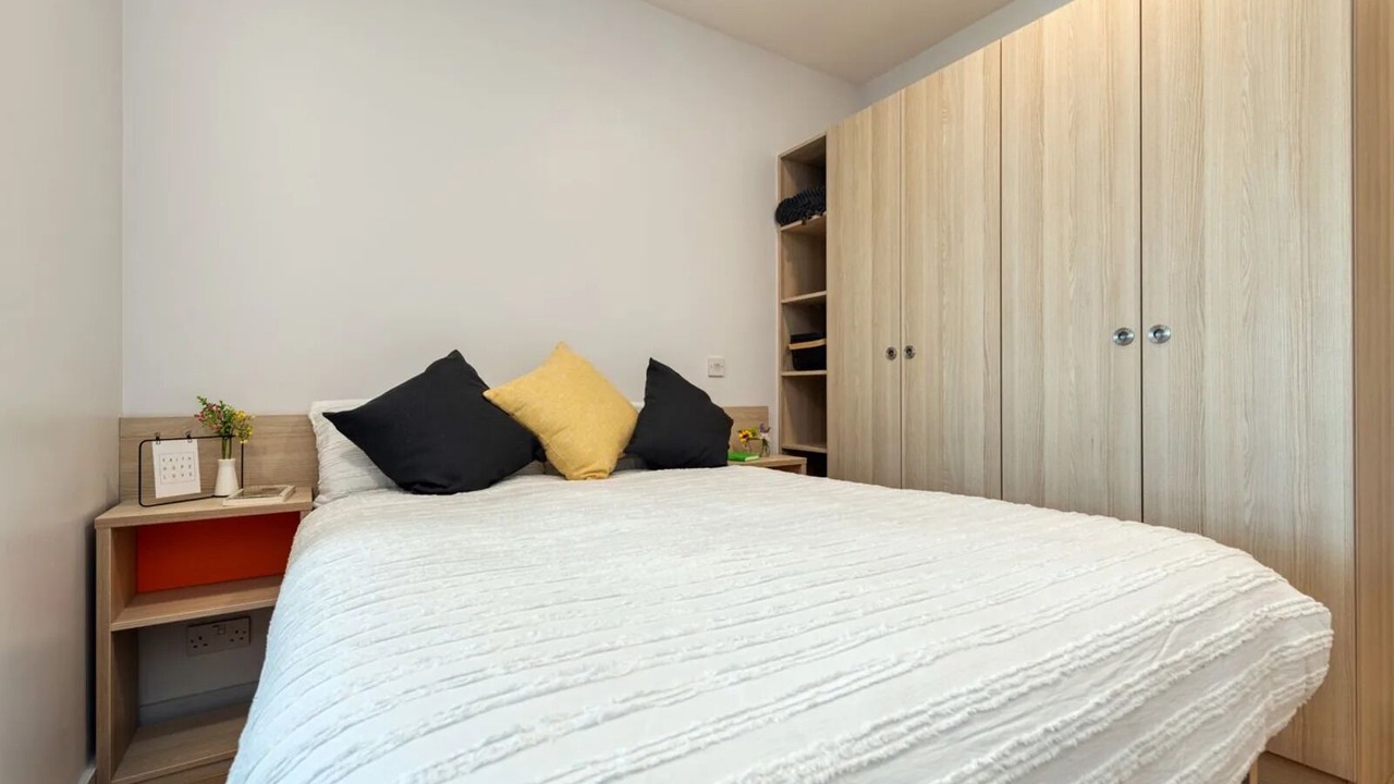 Photo of Bedroom in Portsmouth City Centre