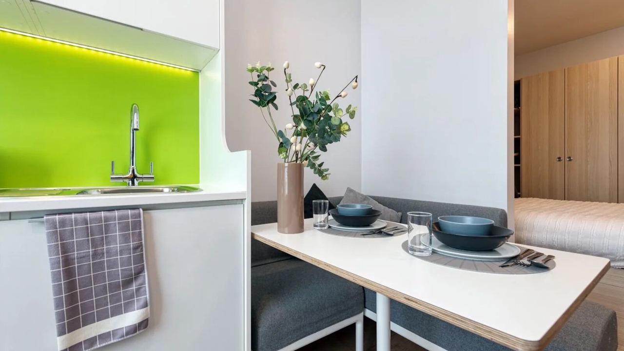 Photo of Livingroom in Portsmouth City Centre