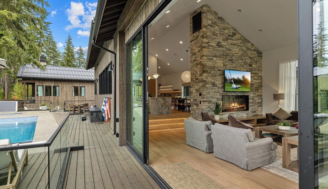 Photo of Outdoor in Roslyn