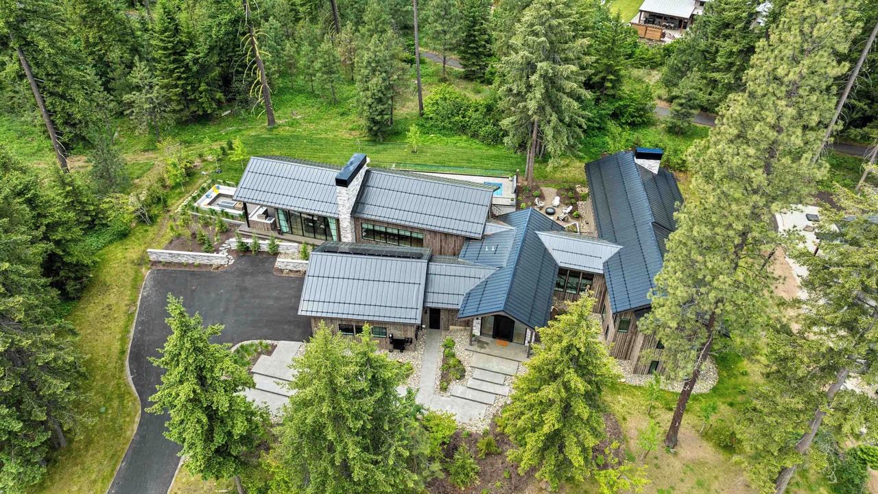 Photo of Others in Roslyn