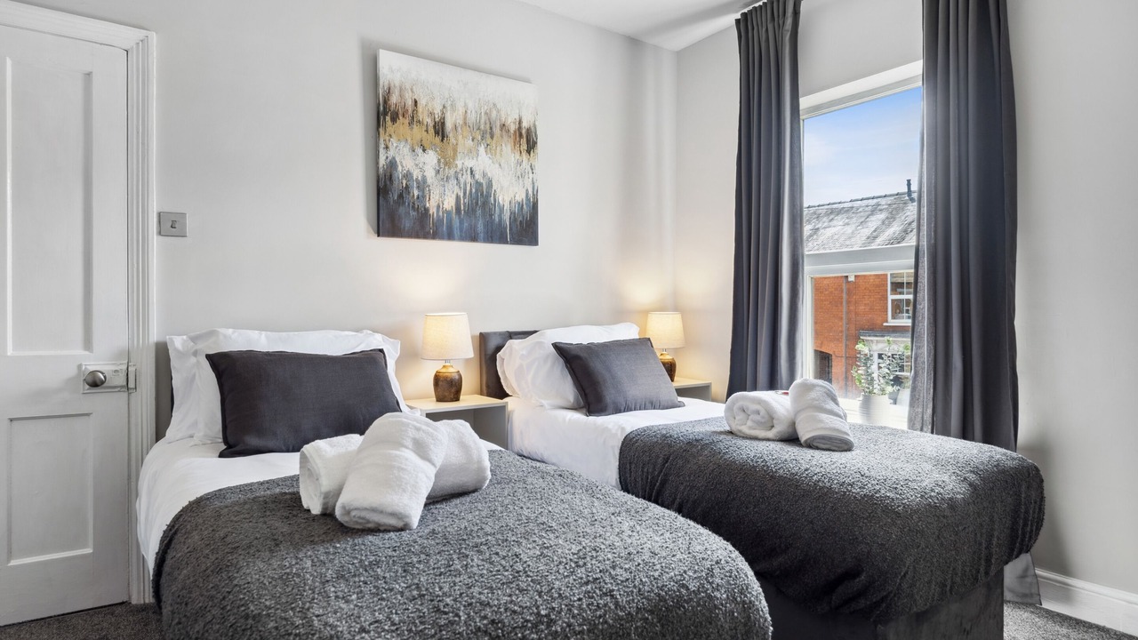 Photo of Others in Lincoln