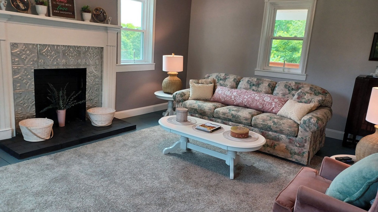 Photo of Livingroom in Farmington