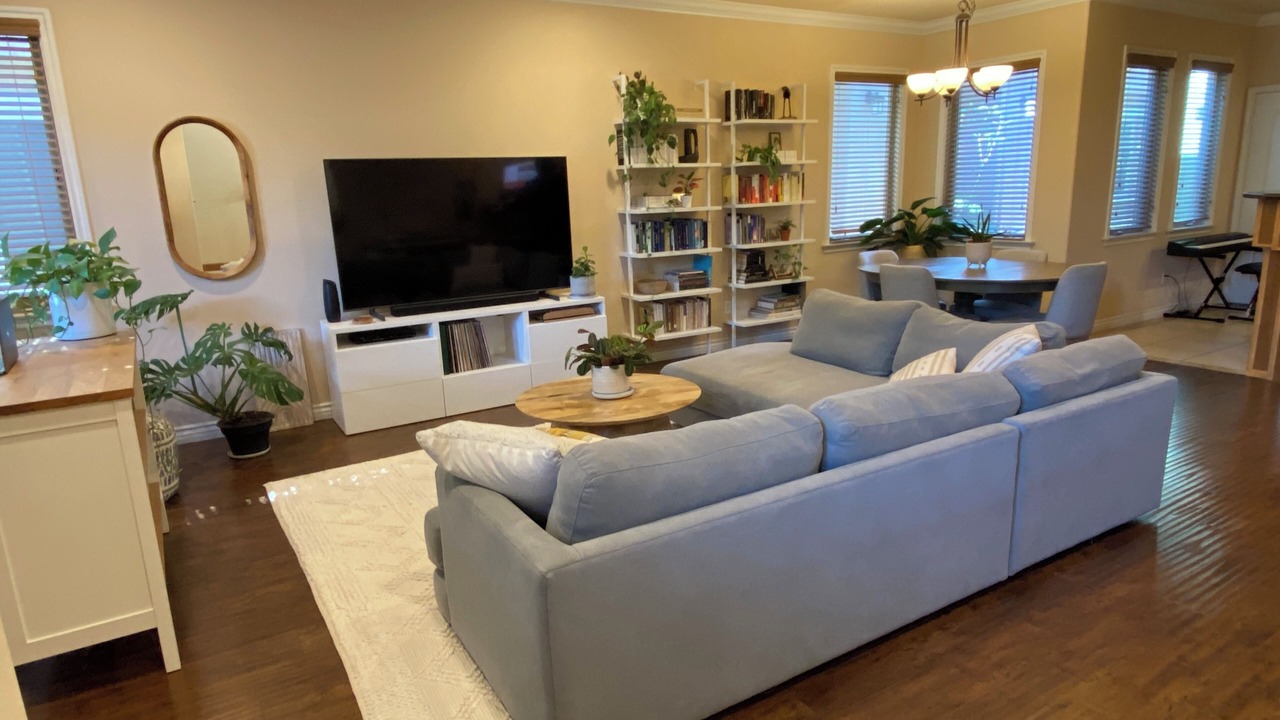 Photo of Livingroom in Mid Central
