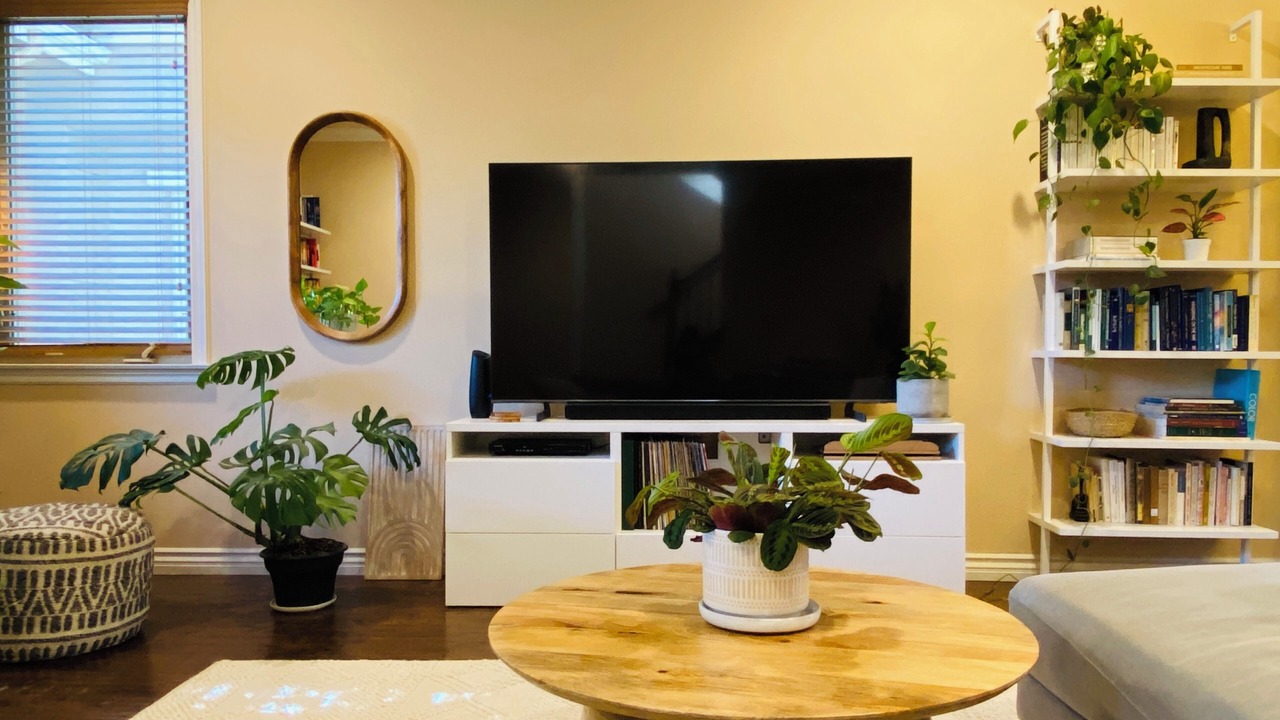 Photo of Livingroom in Mid Central
