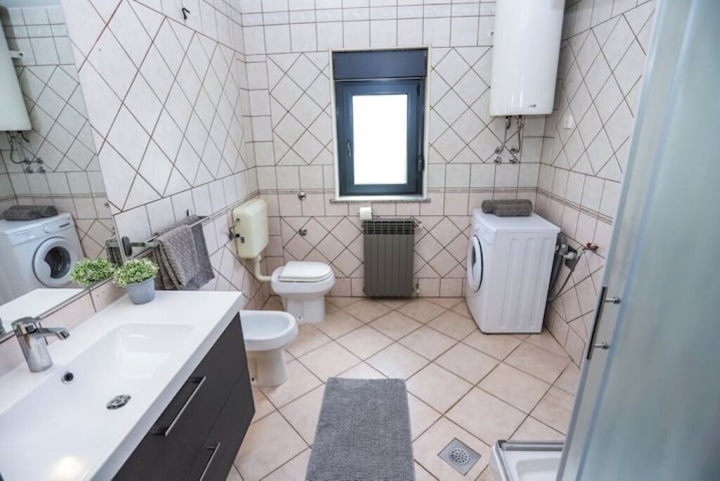 Photo of Bathroom in Gulici