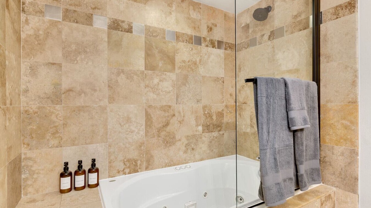 Photo of Bathroom in Inglewood-Finn Hill