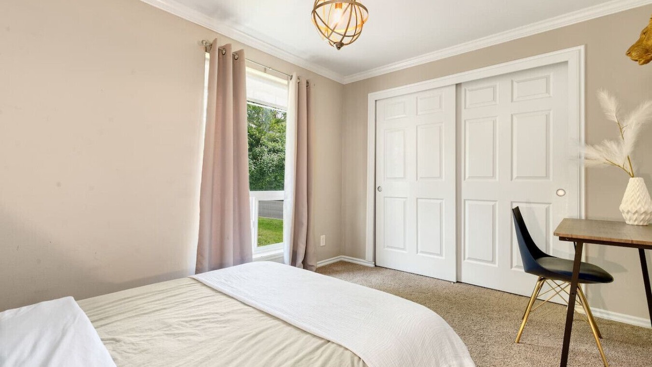 Photo of Bedroom in Inglewood-Finn Hill