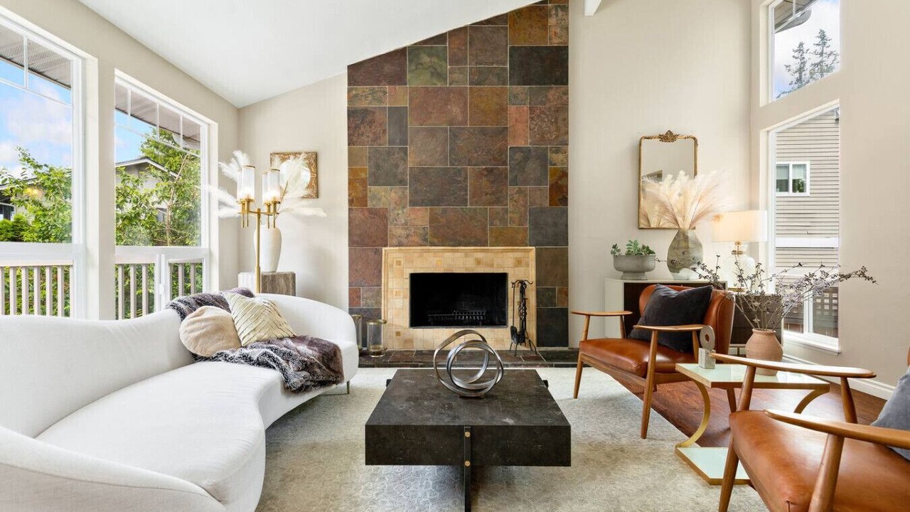 Photo of Livingroom in Inglewood-Finn Hill