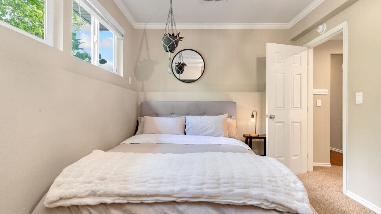 Photo of Bedroom in Inglewood-Finn Hill