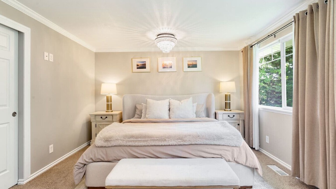 Photo of Bedroom in Inglewood-Finn Hill