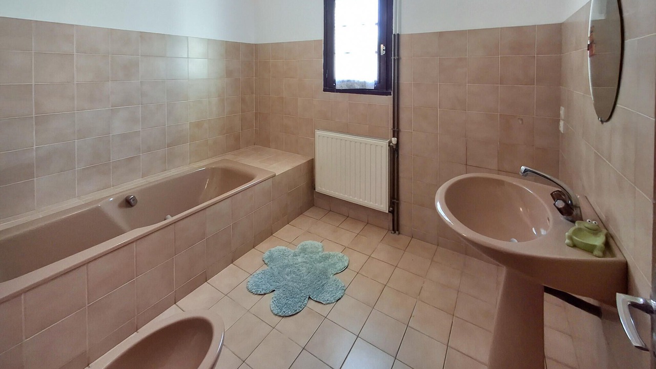 Photo of Bathroom in Plouigneau