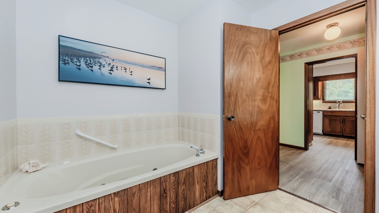 Photo of Bathroom in Colpoys Bay