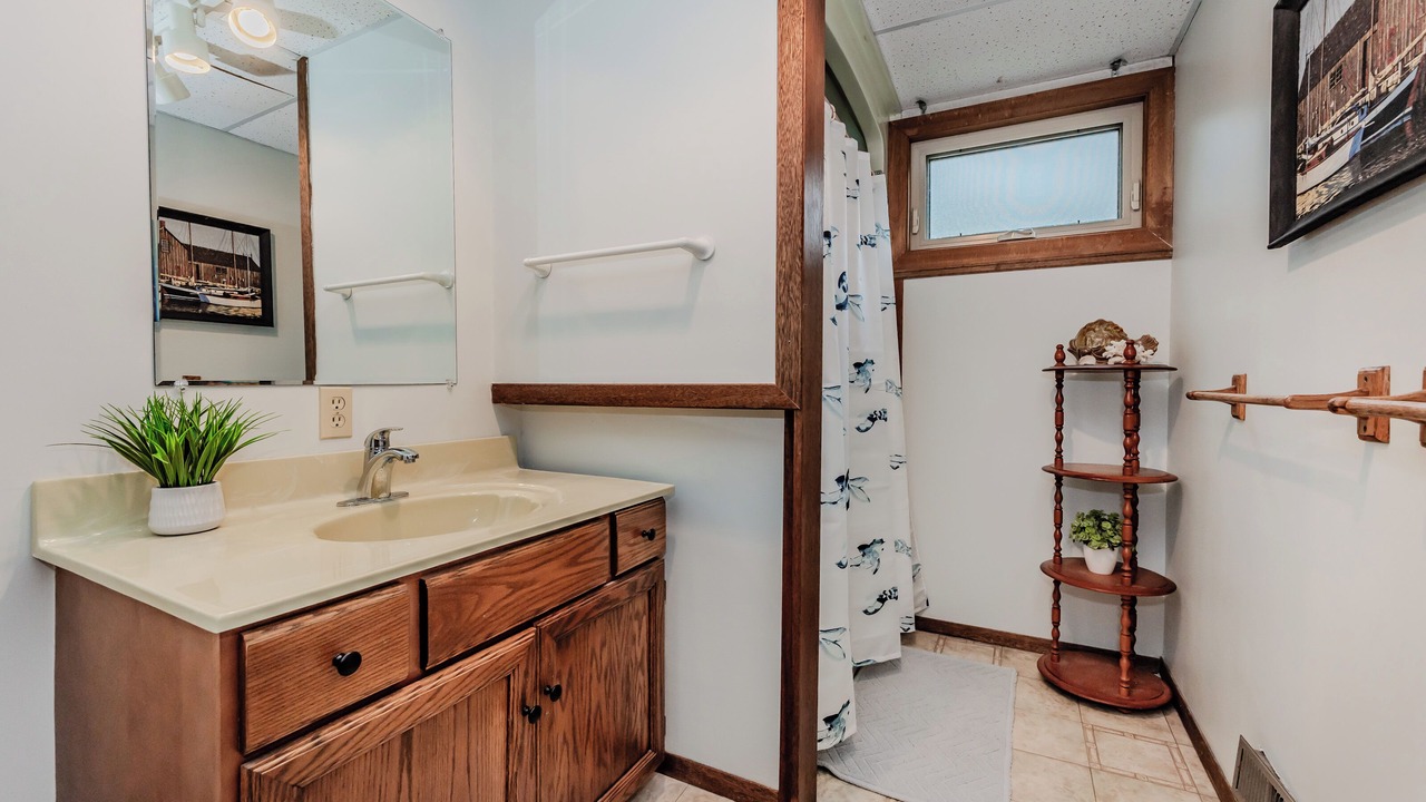 Photo of Bathroom in Colpoys Bay
