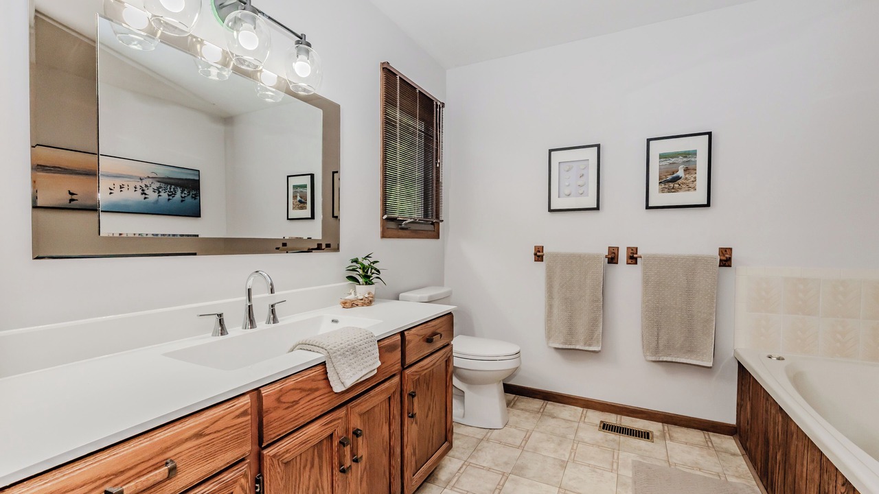 Photo of Bathroom in Colpoys Bay