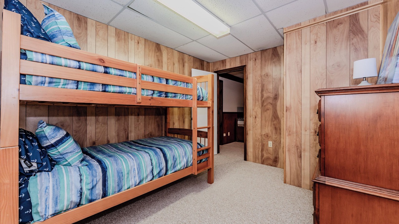 Photo of Bedroom in Colpoys Bay