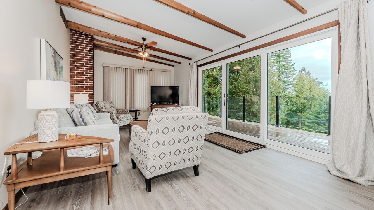 Photo of Bedroom in Colpoys Bay