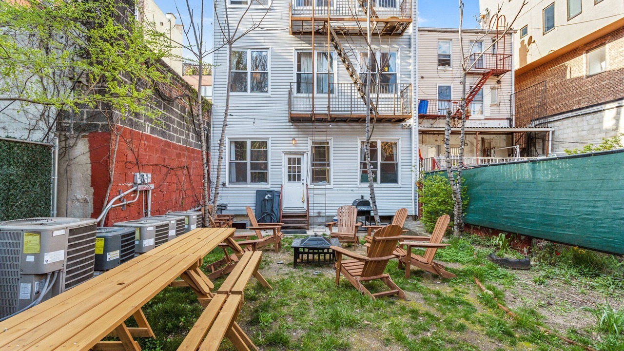 Photo of Outdoor in Williamsburg