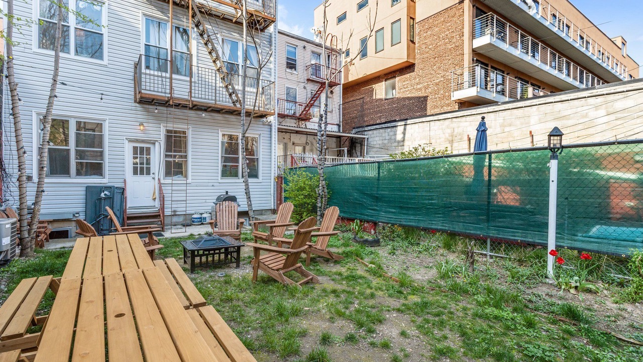 Photo of Outdoor in Williamsburg