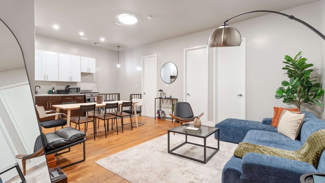 Photo of Others in Williamsburg