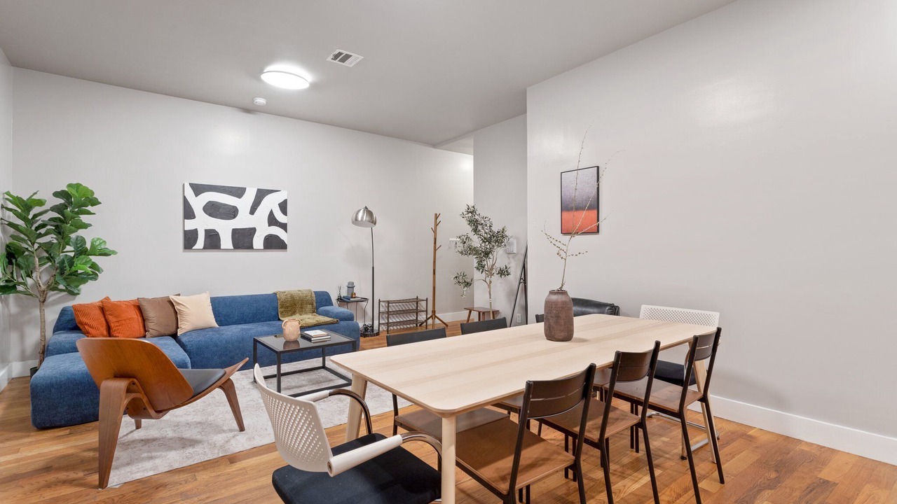 Photo of Others in Williamsburg