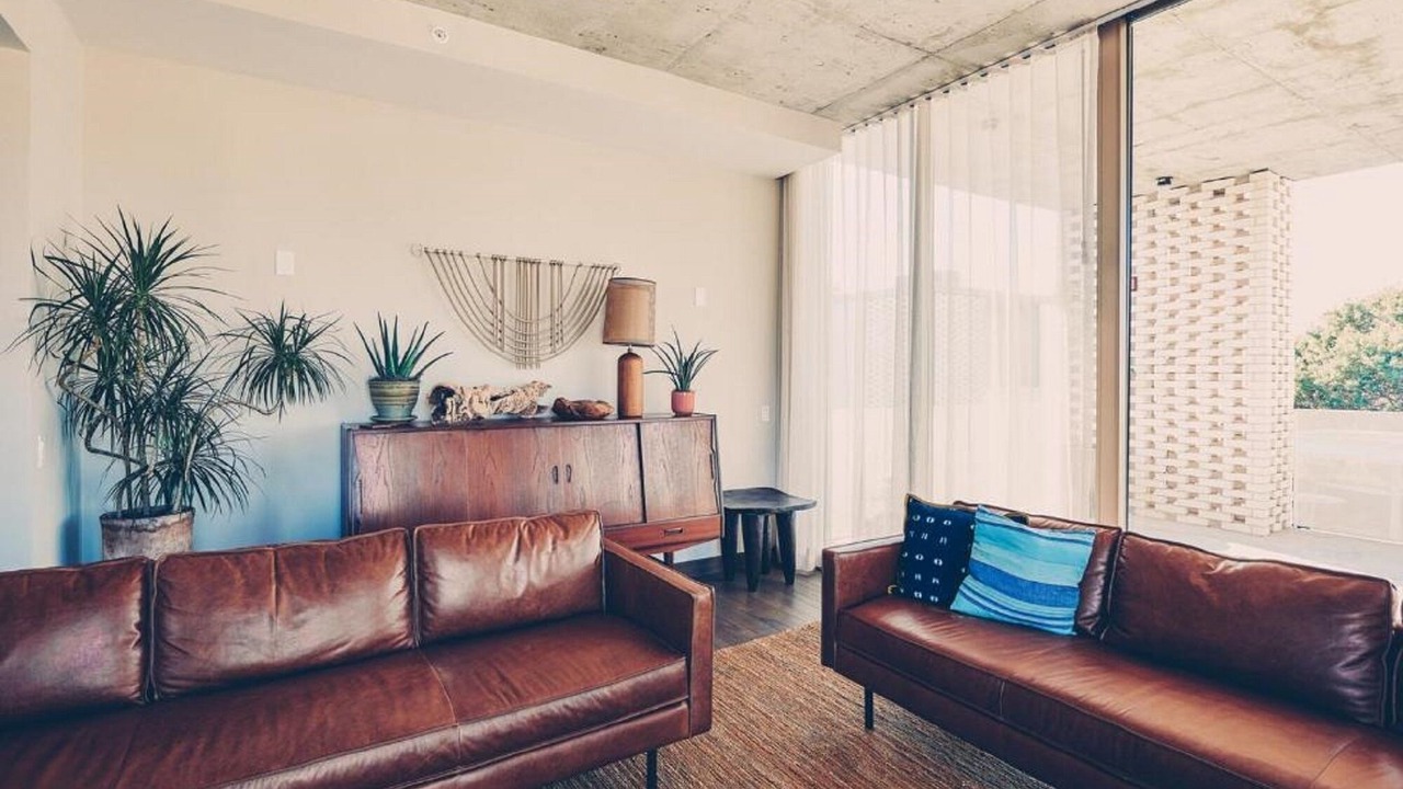 Photo of Livingroom in South River City