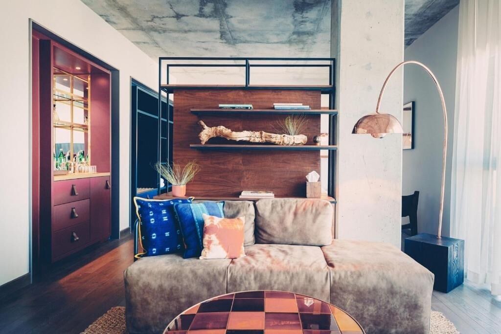 Photo of Livingroom in South River City