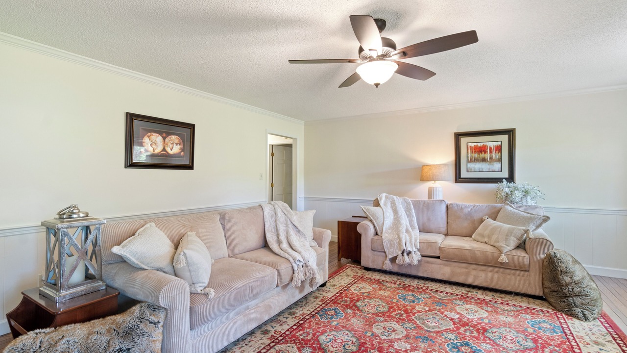 Photo of Livingroom in McMinn County