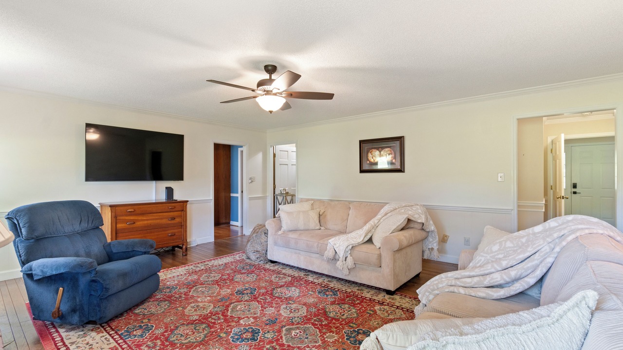 Photo of Livingroom in McMinn County