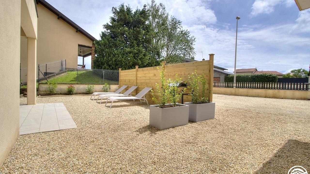 Photo of Patio Balcony in Saint-Denis-les-Bourg