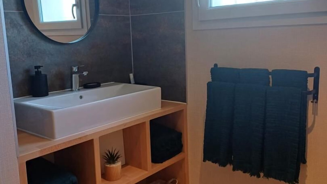 Photo of Bathroom in Saint-Denis-les-Bourg