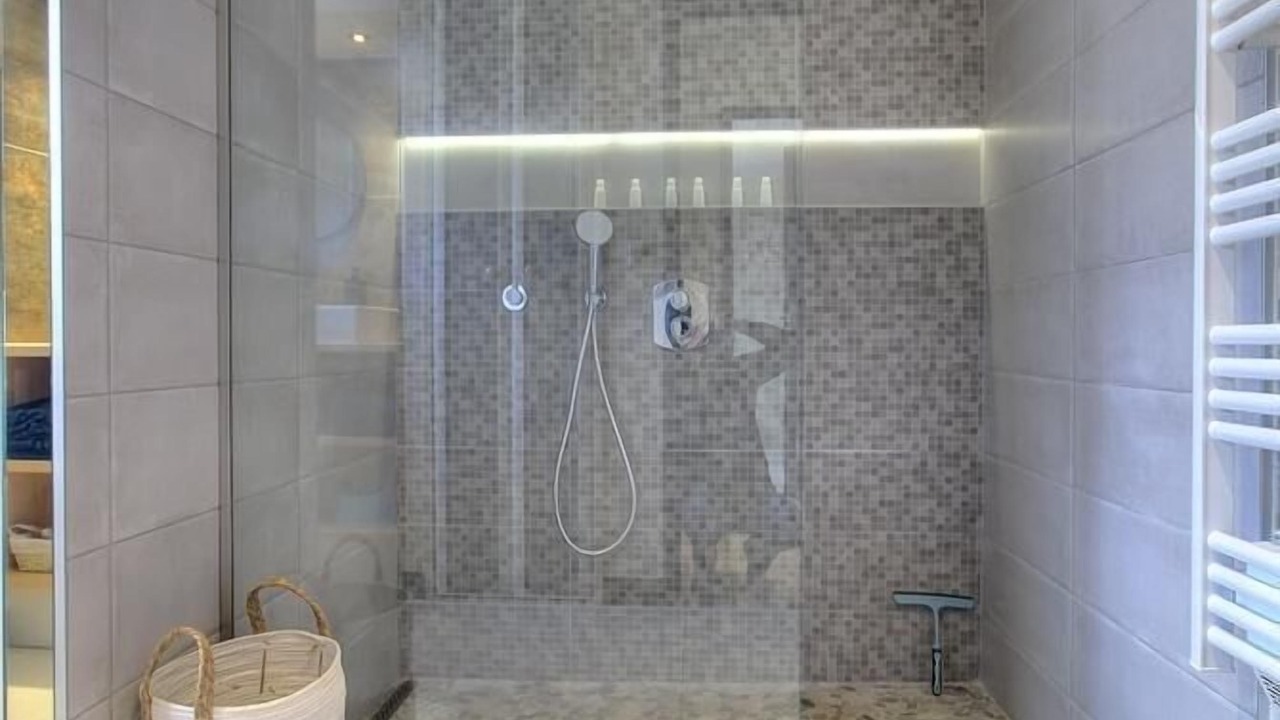 Photo of Bathroom in Saint-Denis-les-Bourg