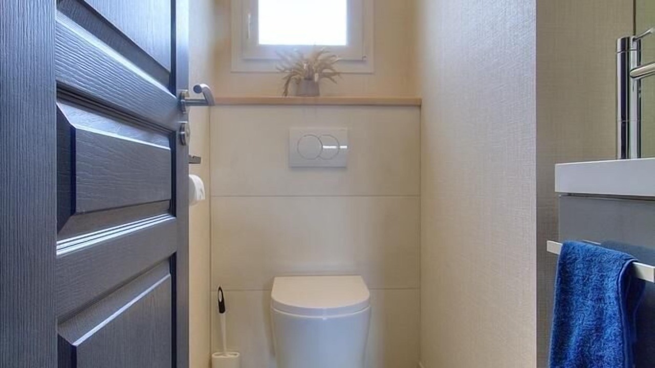 Photo of Bathroom in Saint-Denis-les-Bourg