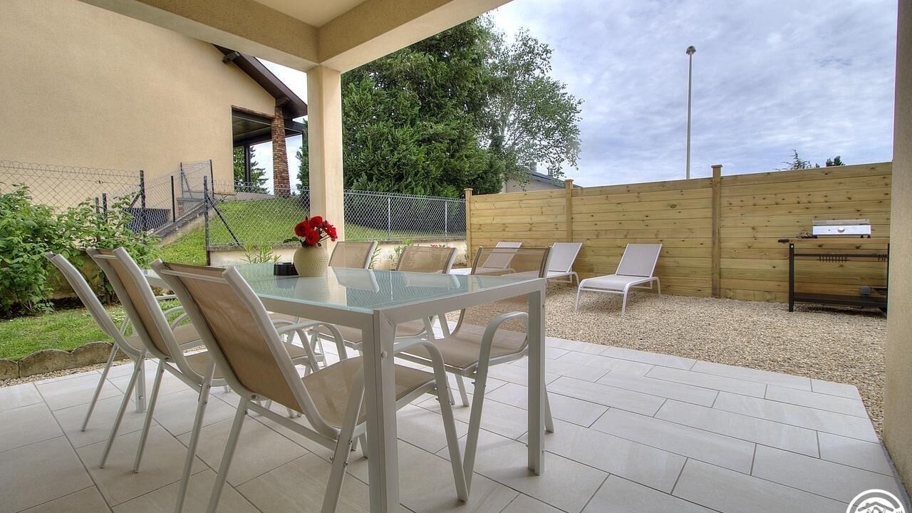 Photo of Outdoor in Saint-Denis-les-Bourg