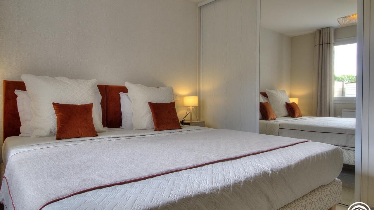 Photo of Bedroom in Saint-Denis-les-Bourg