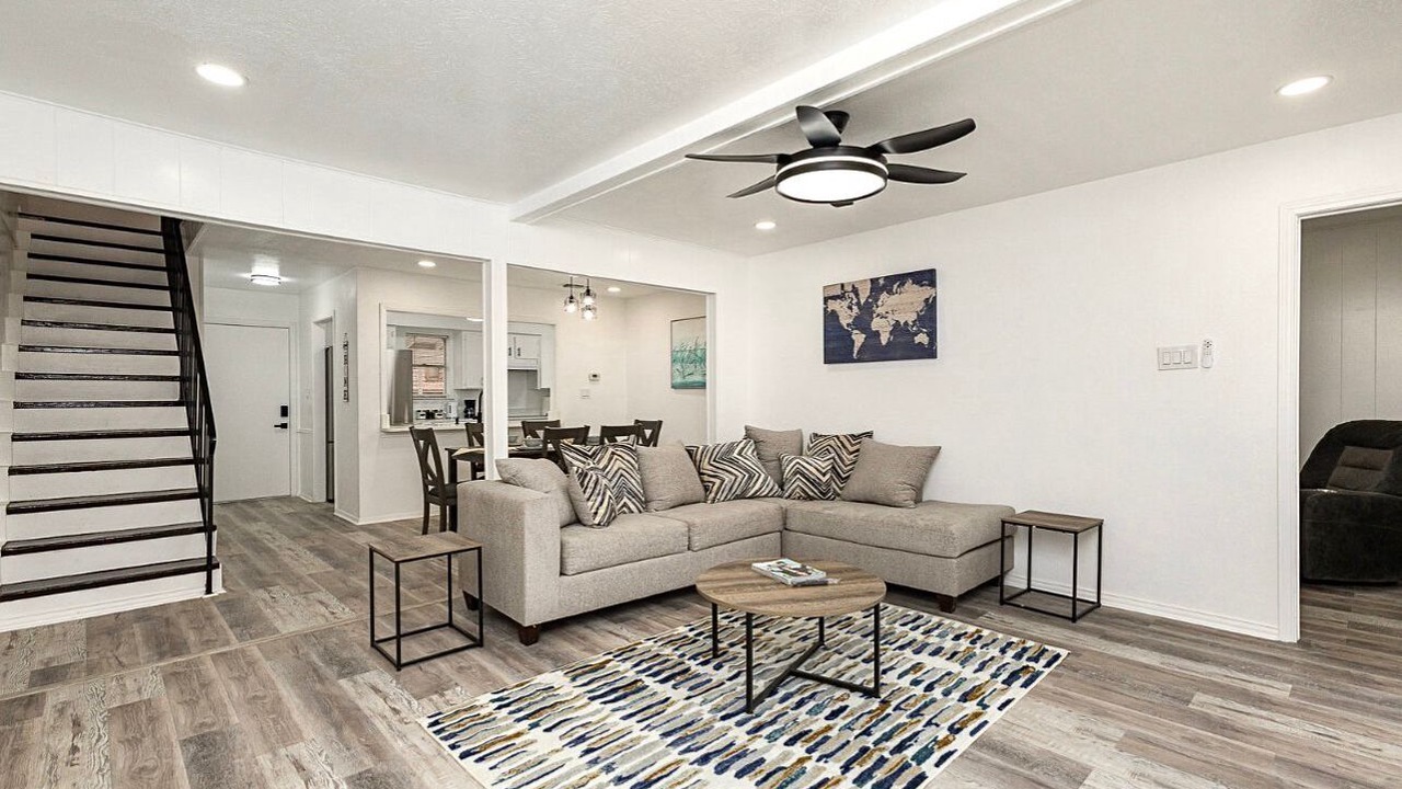 Photo of Livingroom in West Arlington