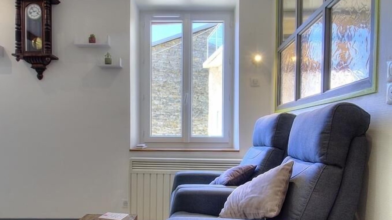 Photo of Livingroom in Boyeux-Saint-Jerome