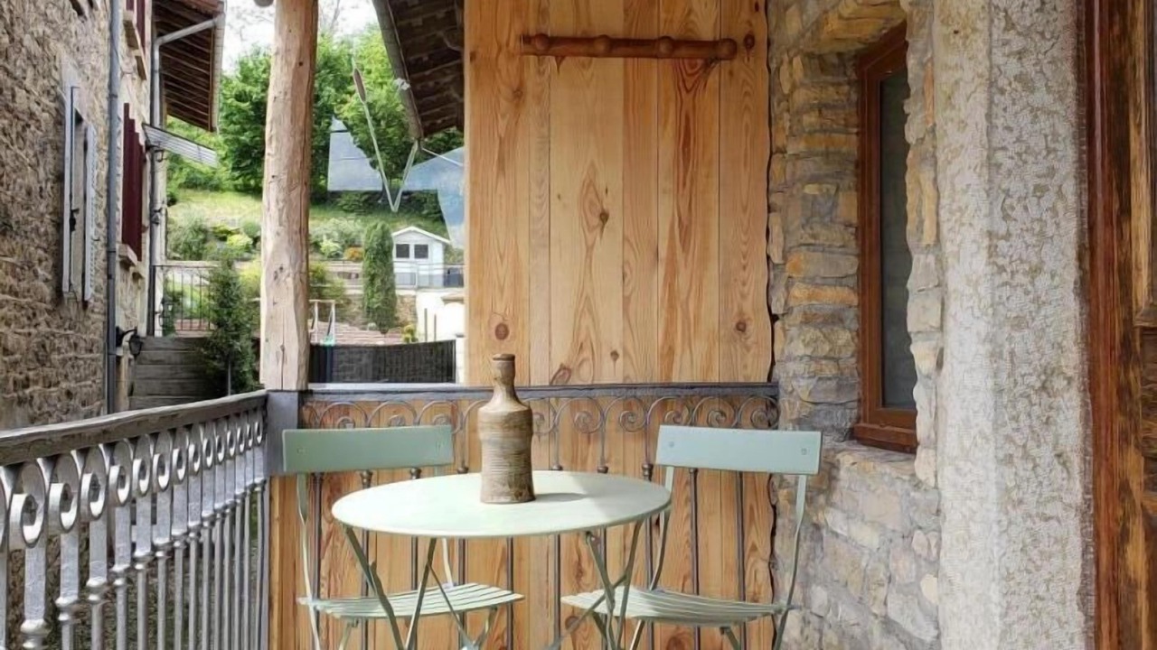 Photo of Outdoor in Boyeux-Saint-Jerome