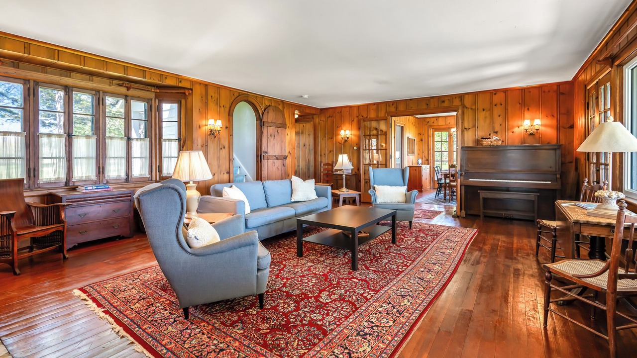 Photo of Livingroom in Fort Erie