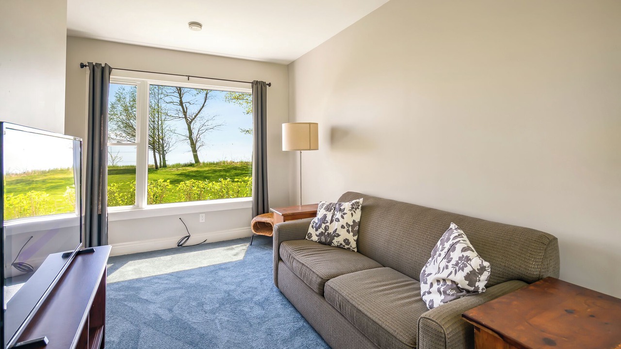 Photo of Livingroom in Fort Erie