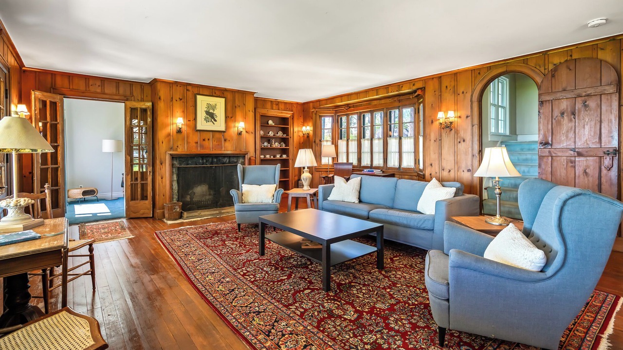 Photo of Livingroom in Fort Erie