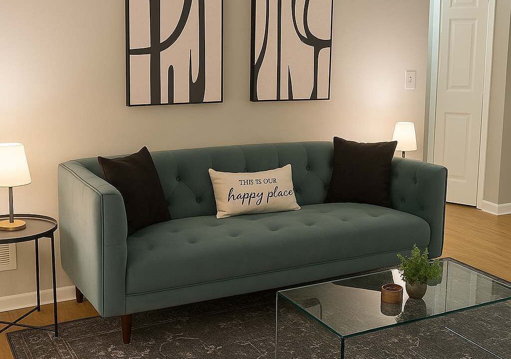 Photo of Livingroom in Lake View East