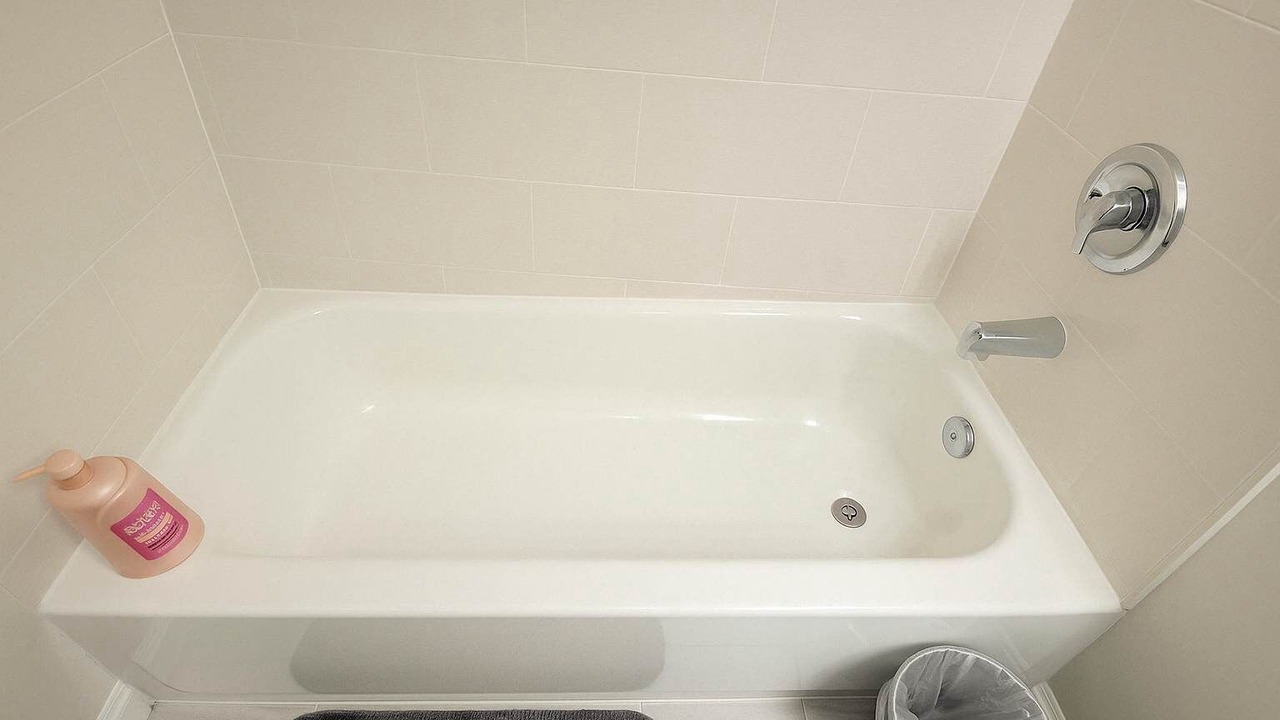 Photo of Bathroom in Lake View East