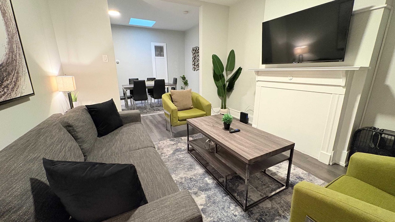 Photo of Livingroom in Sheffield and DePaul