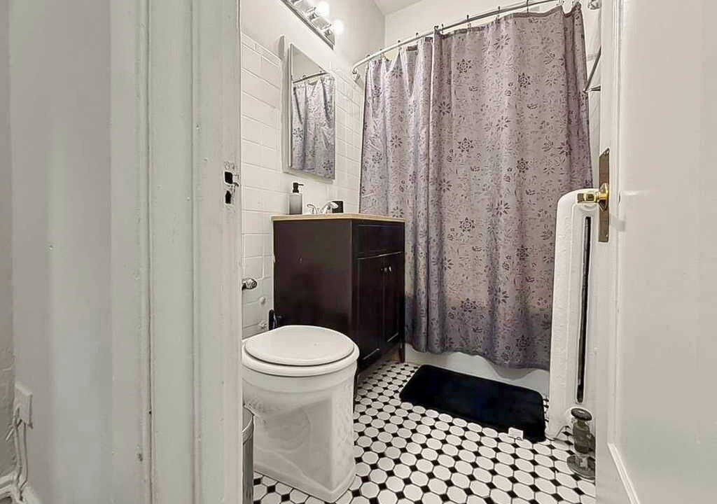 Photo of Bathroom in Hyde Park